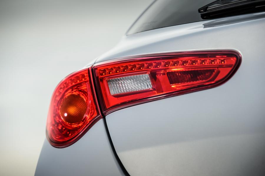 Детали экстерьера Alfa Romeo Giulietta (940) 2014 года  (UK) (фото 45 из 54)